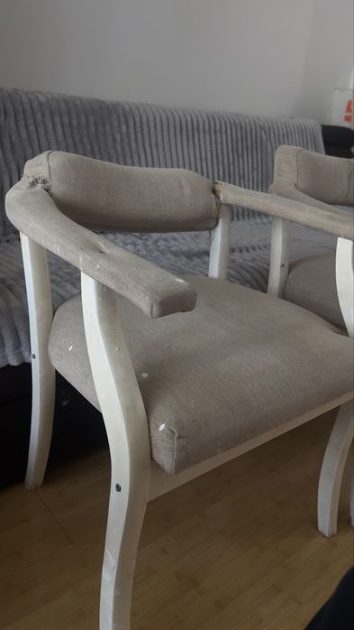 Scaune cu brațe – GRATUIT (necesită recondiționare)