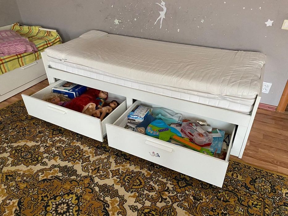 Продам кровать Икеа