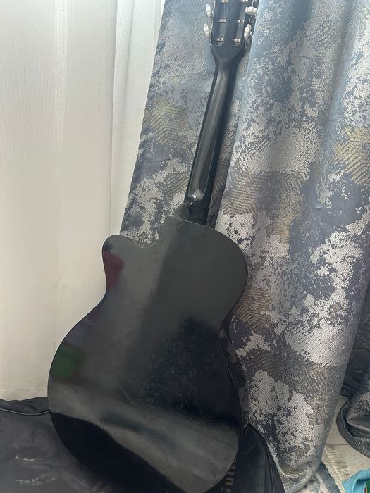 Акустическая гитара 38 сантиметров