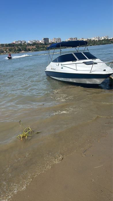 Vand barca Bayliner 5052