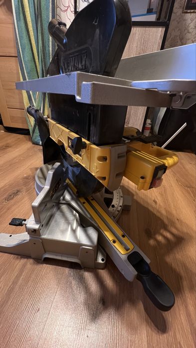 DeWalt D27112-QS fierastrau circular combinat de masa 305 x 30