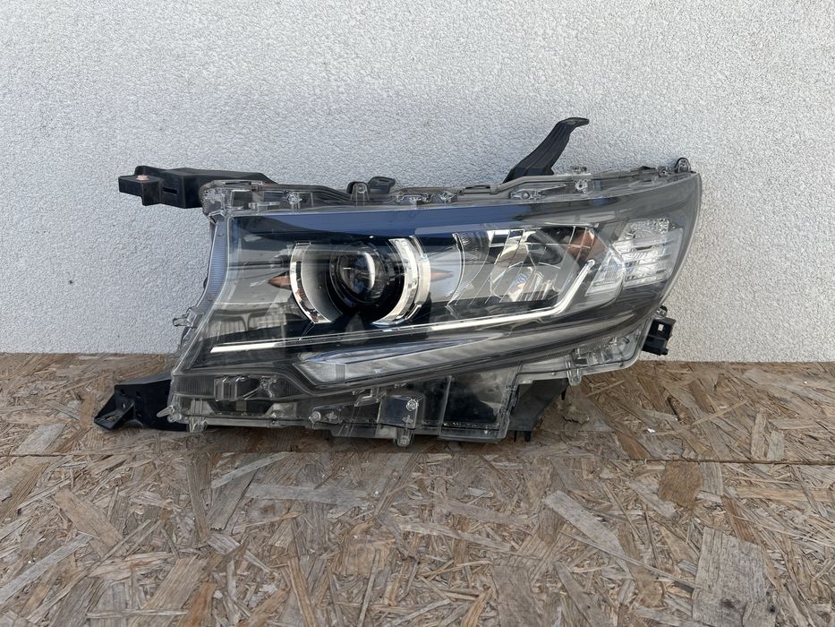 Far stanga Toyota Land Cruiser J150 Facelift LED Original Europa