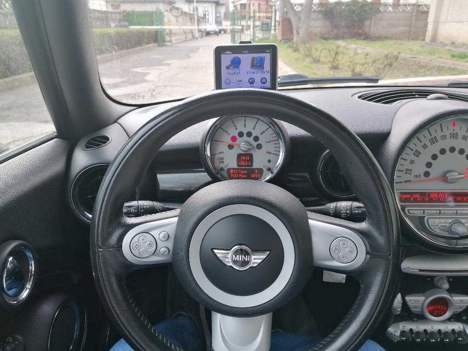 Mini Cooper 1,6 benzină,2010,crem,manuală,piele,impecabilă
