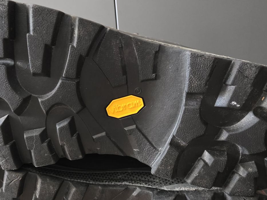 Туристически обувки Lova  Tibet LL
ف UPC