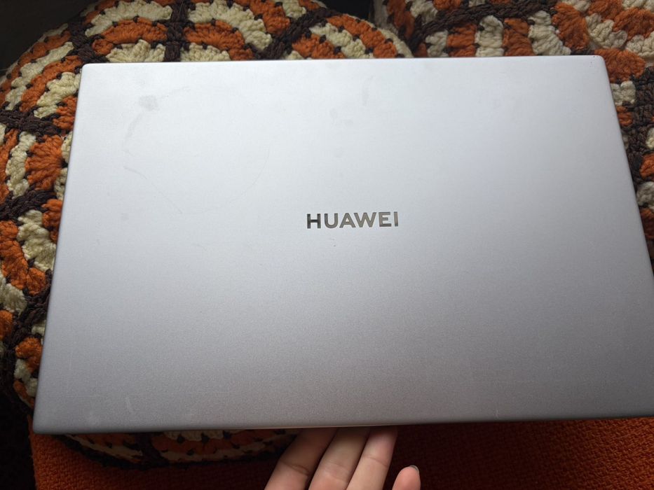 Лаптоп Huawei Ryzen 7 / 8GB RAM / 512GB SSD