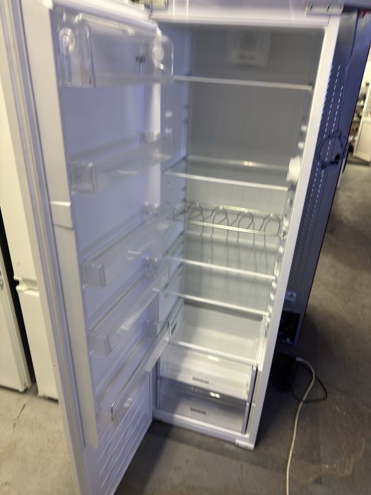 Frigider racitor încorporabil Whirlpool ARG180701