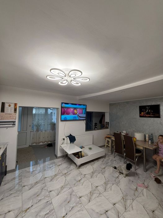 Casă modernă de vânzare – totul nou, gata pentru tine!