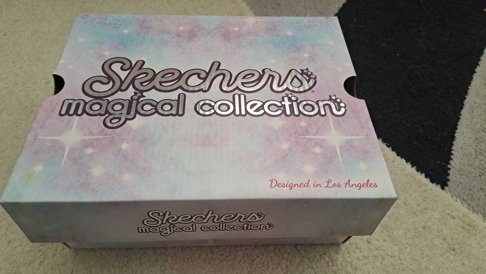 Оригинални светещи сандали Skechers