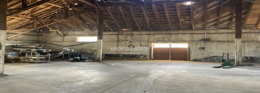 Склад/Зърнобаза в Горна Оряховица до захарни заводи