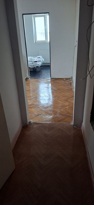 Vând apartament cu 3 camere