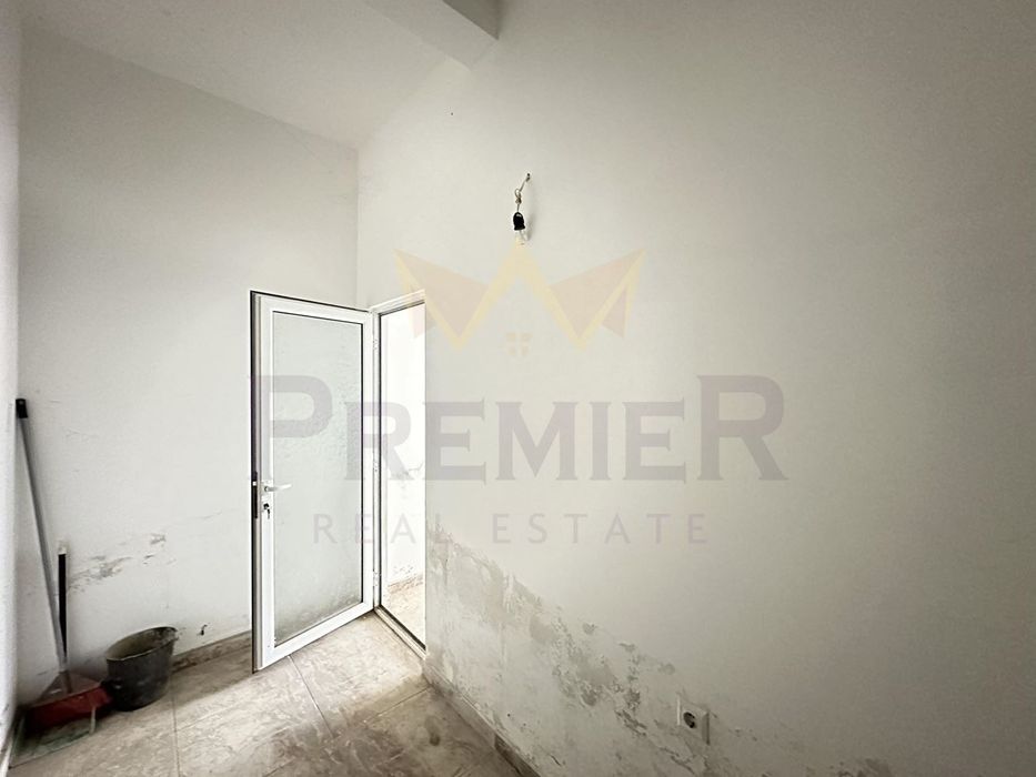 Продава се Магазин в Поморие - 37 кв.м за 1217 €/кв.м - Снимка #4