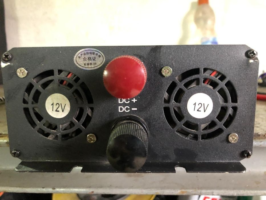 Продам преобразователь с 12в-220в новый