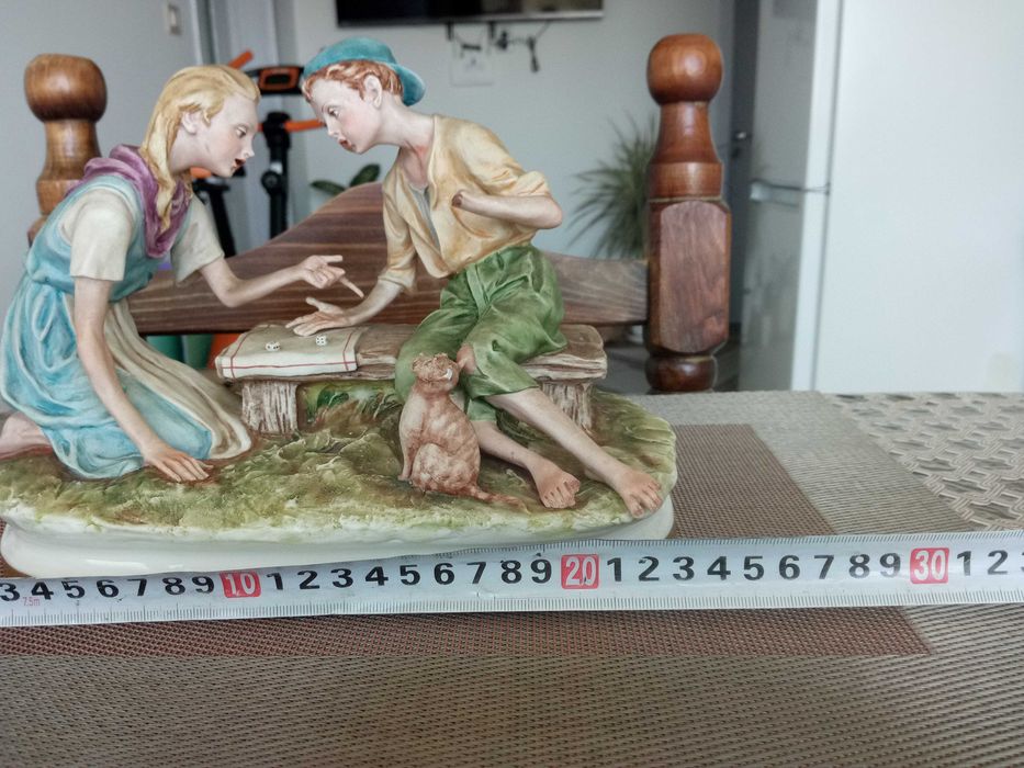 Прекрасно антикварно предложение.Порцелан.