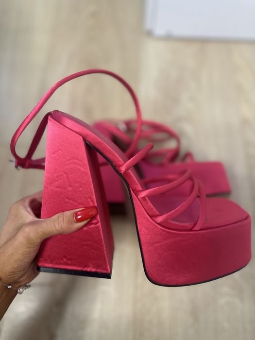 Сандали с платформа Asos