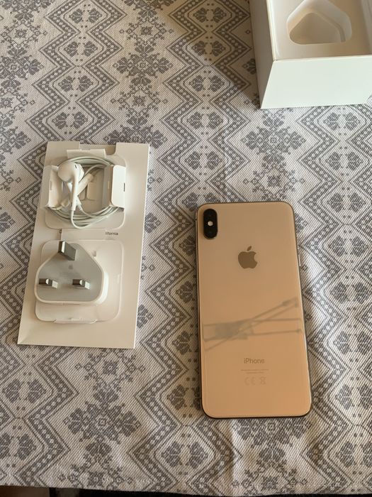 Iphone xs max gold