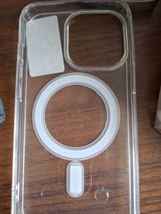 Продам чехол на Айфон 13 про