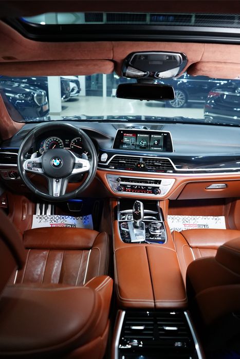 BMW M760Li V12 xDrive