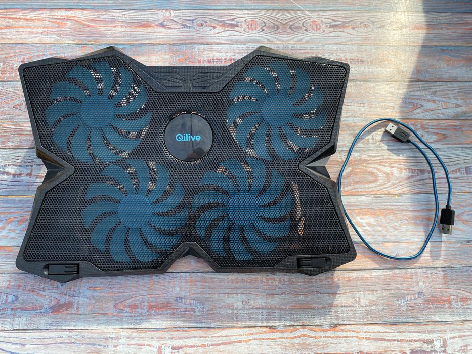 Statie laptop de racire cu 4 ventilatoare si USB