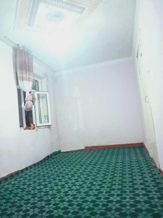 2 xona 3 xona qilingan uy sotiladi