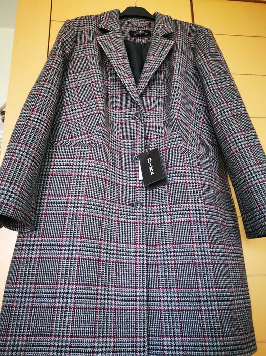 Чисто ново дамско сако Dika