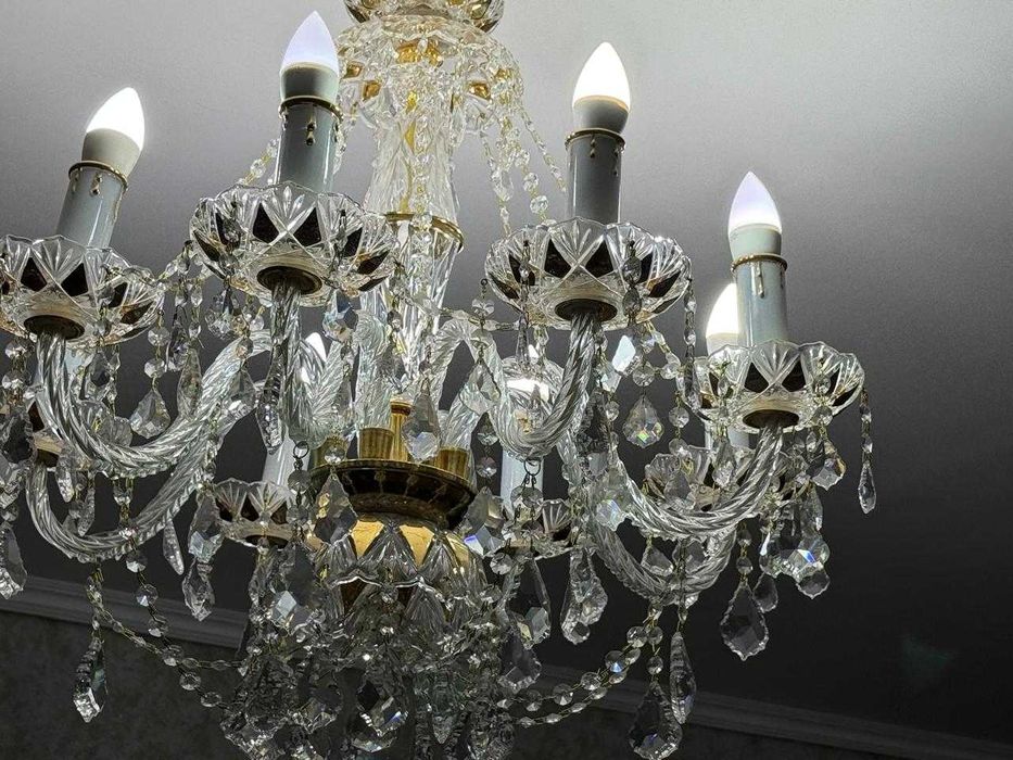 продается хрустальная люстра
