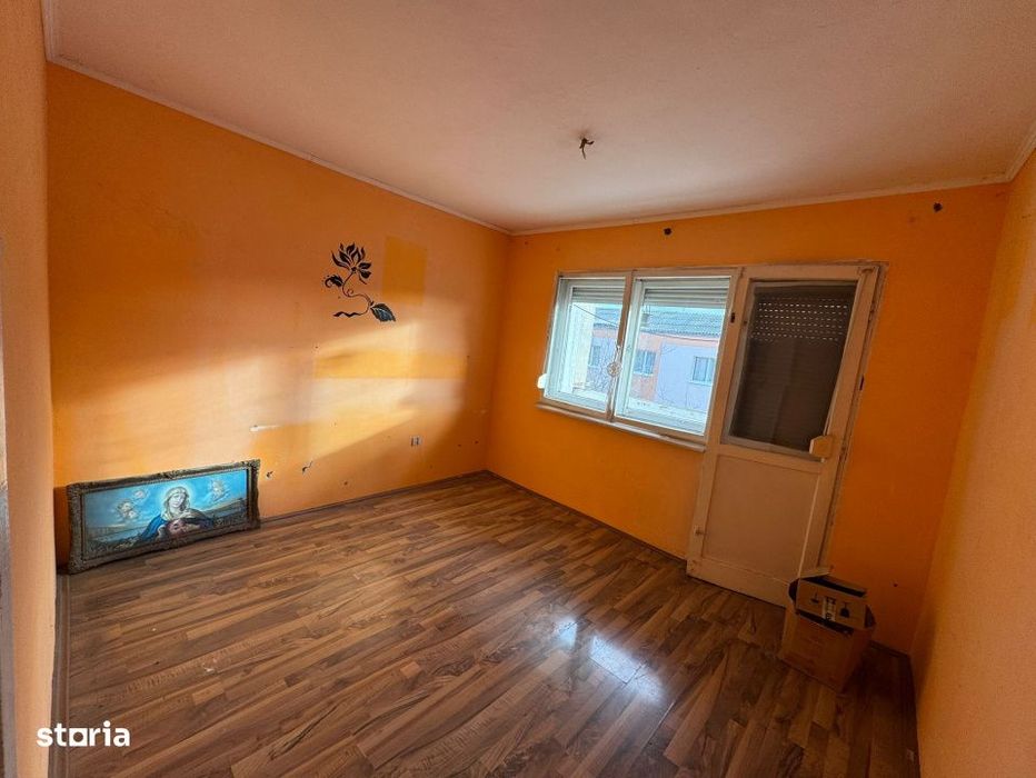 Apartament 3 camere – 67 mp, semidecomandat – Mic. 16, Str. Astro