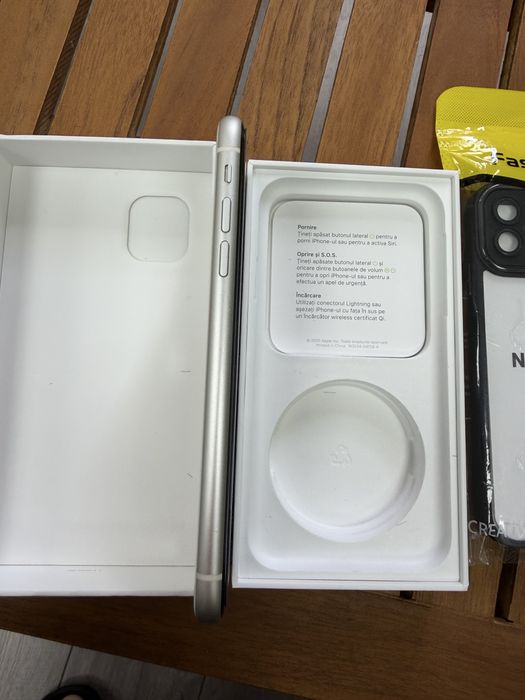 Vand Iphone 11 Alb 64GB Neverlocked Impecabil !