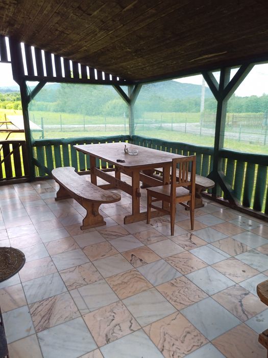 Cabană cu 4 dormitoare pe malul lacului surduc/hidrobiciclete/Paddle board/ponton/ 8-19 persoane