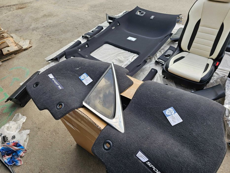 Форточка Lexus NX