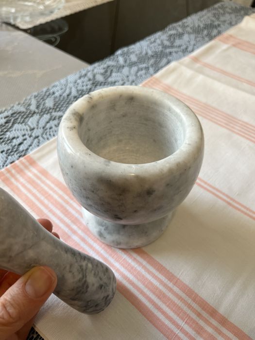 Мраморная ступка с пестиком