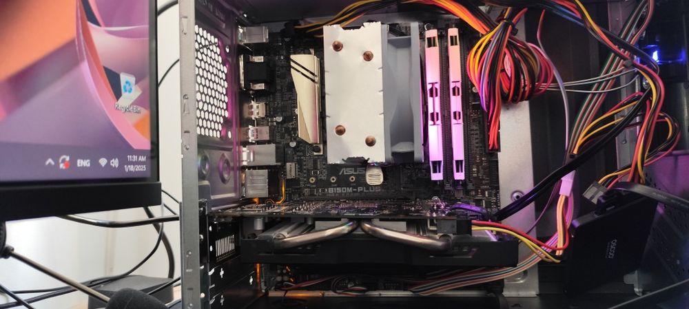 Компютър – 32GB RAM, i5-6500, RGB охлаждане