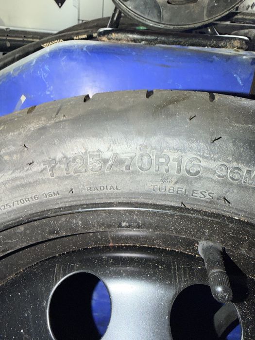 Резервна Гума Патерица