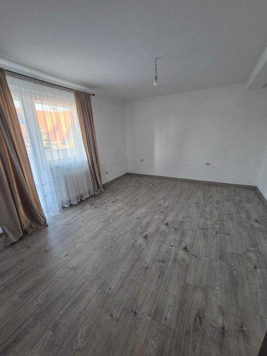 inchiriez ap 3 camere Radauti