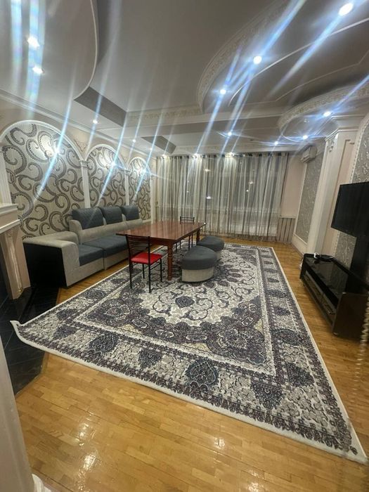 Arenda  3 xona Chorsu Roysin 130kv