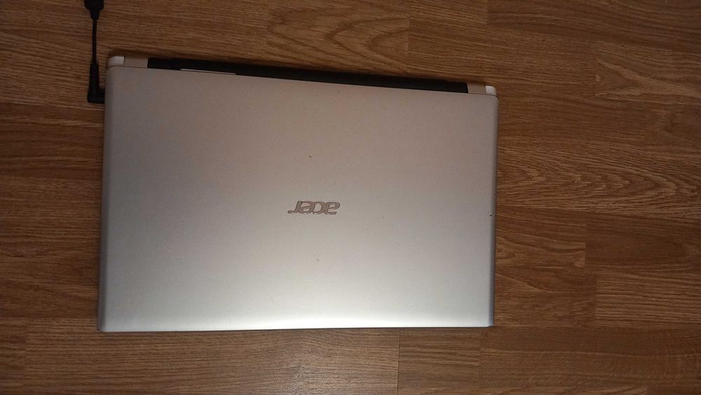 Laptop ACER  V5 / display led/ 6 Gb ram/Web/ WIFI