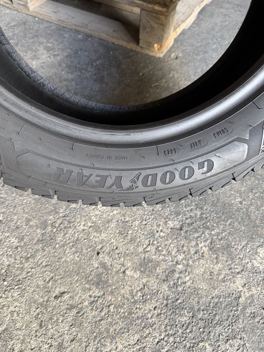 4 anvelope iarna 225/55/17 C Goodyear DOT 2023!