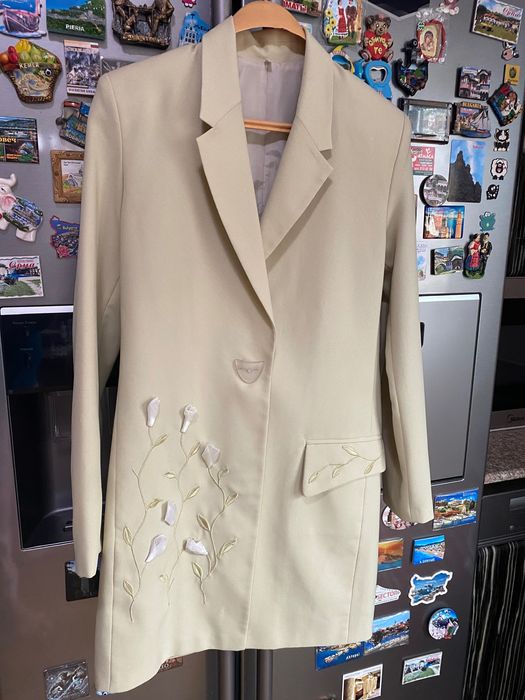 Дамски костюм от две части