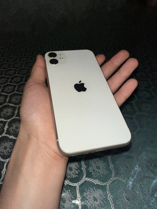 iPhone 11. Korobka dokument bor