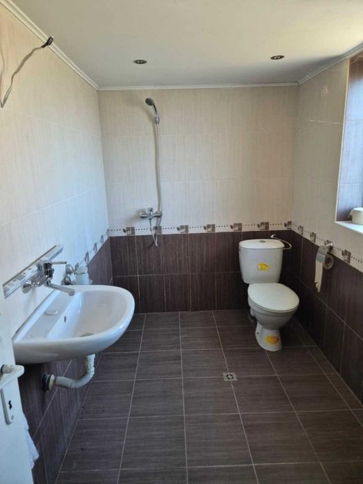 Продава къща в с. Сарая