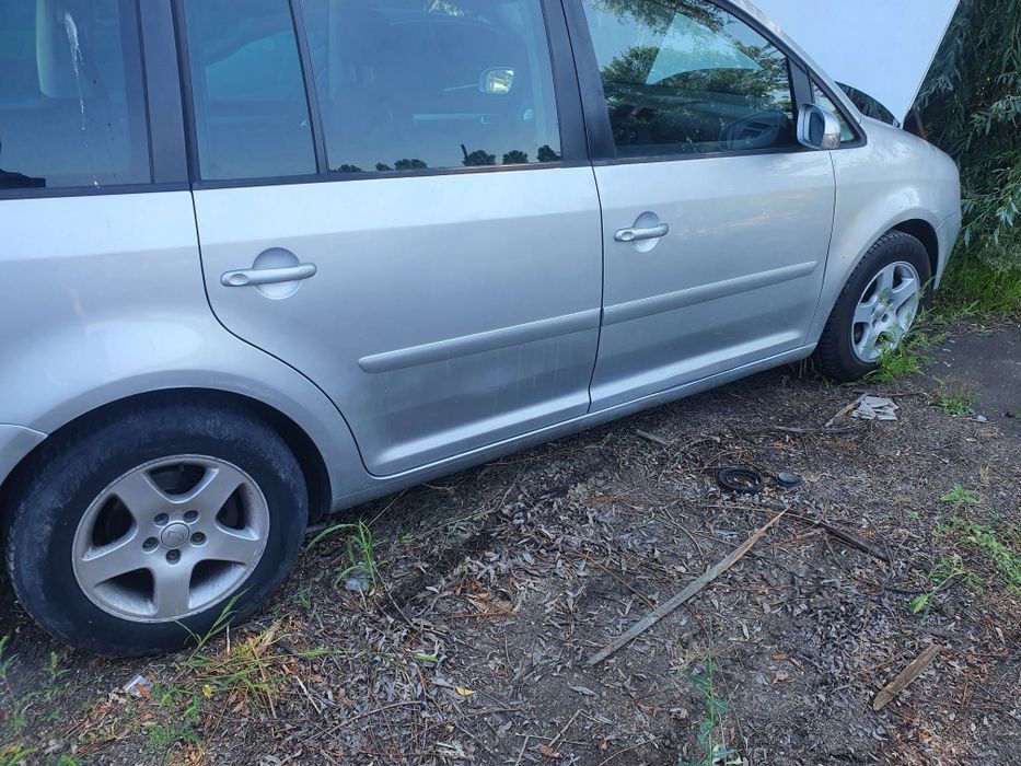 Portiera stanga dreapta vw touran 1p