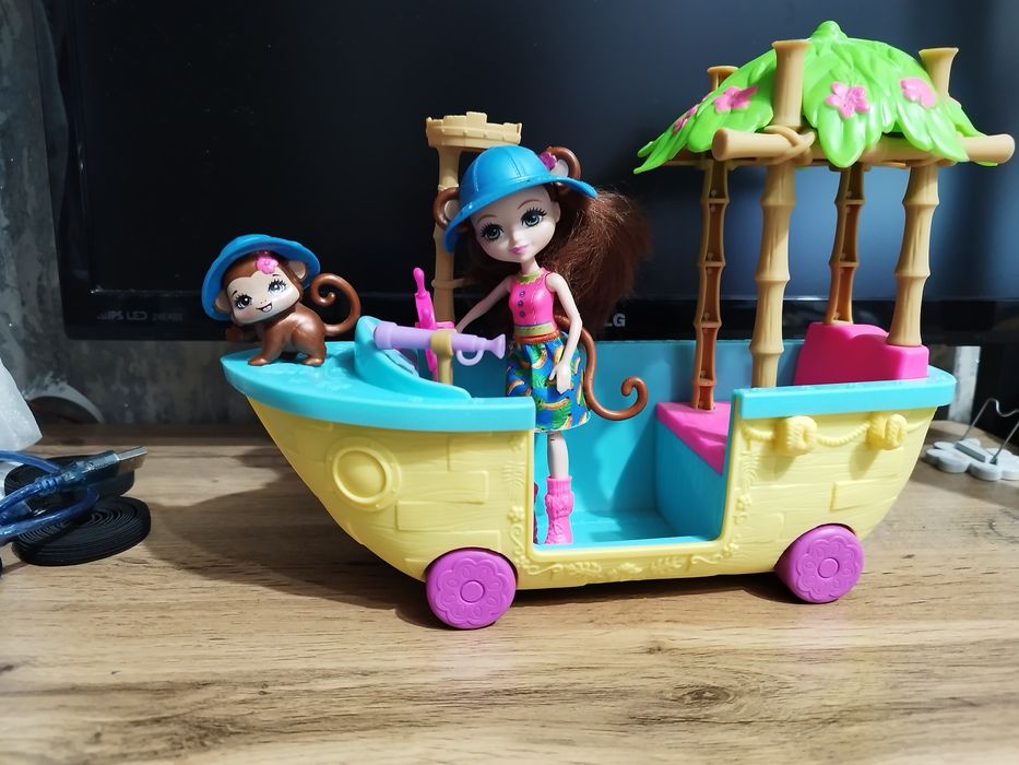 Игровой набор Энчантималс Лодка в джунглях с куклой Мэрит ОбезьянкаОсо