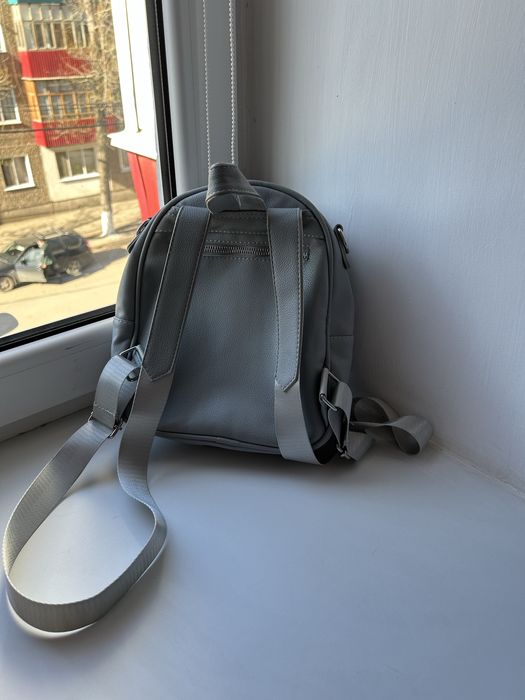 Продам рюкзак женский