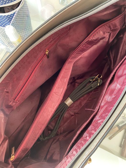 ЧИСТО НОВА дамска чанта!