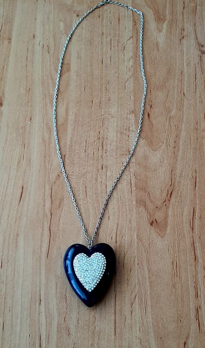 Посребрен медальон ,,Китсйски дракон"и слончета за късмет