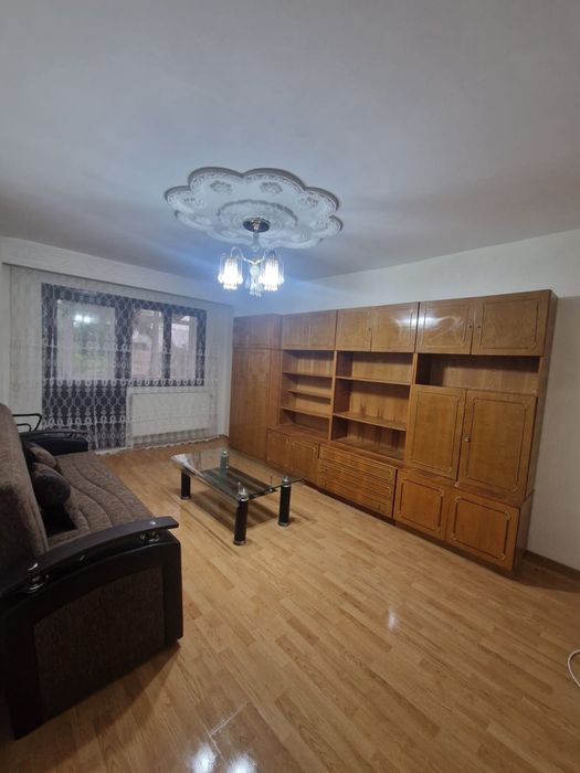 Vand Apartament 2 Camere Decomandat