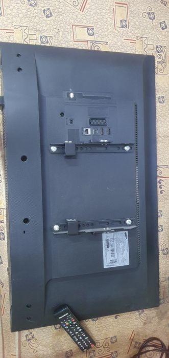 Продам телевизор б/у на запчасти