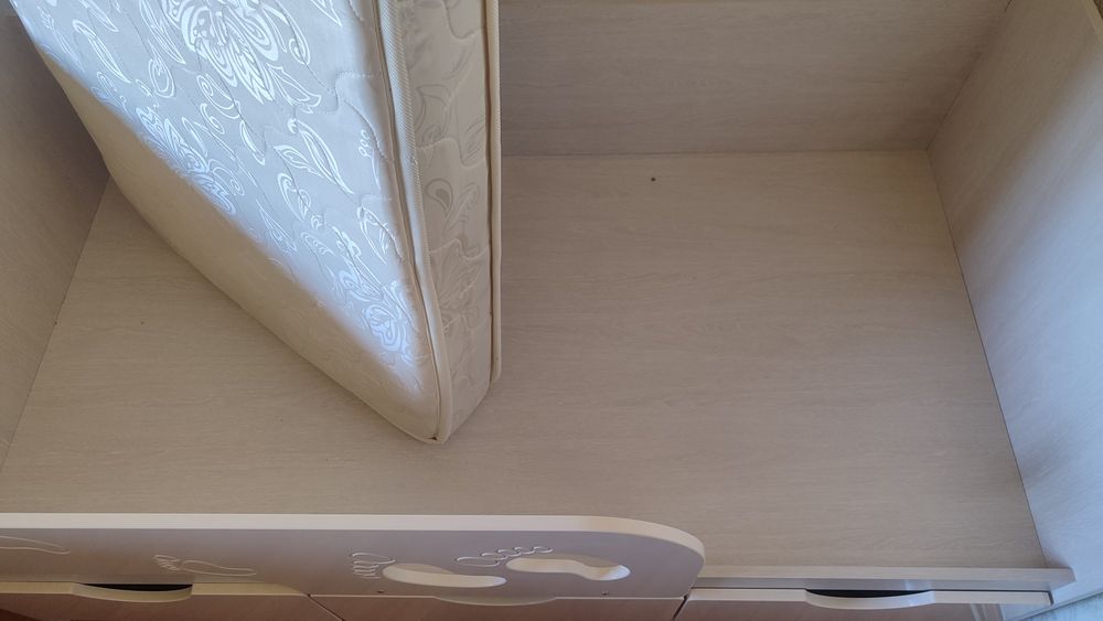 Детская кровать с матрасом