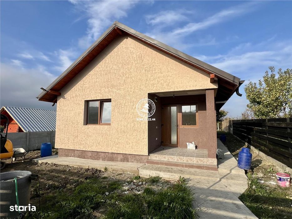 Casa de vanzare 3 camere + pod, in zona Voinesti