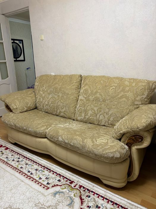 диван и два кресла