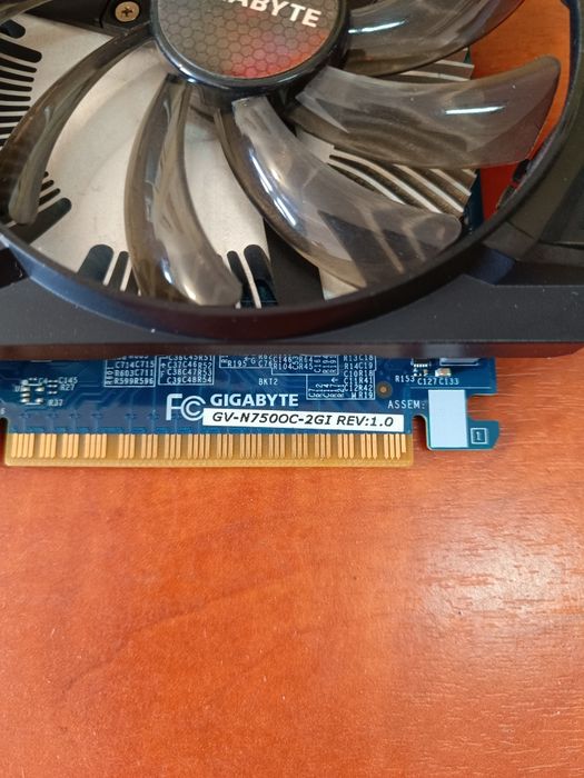 Видеокарта GTX 750